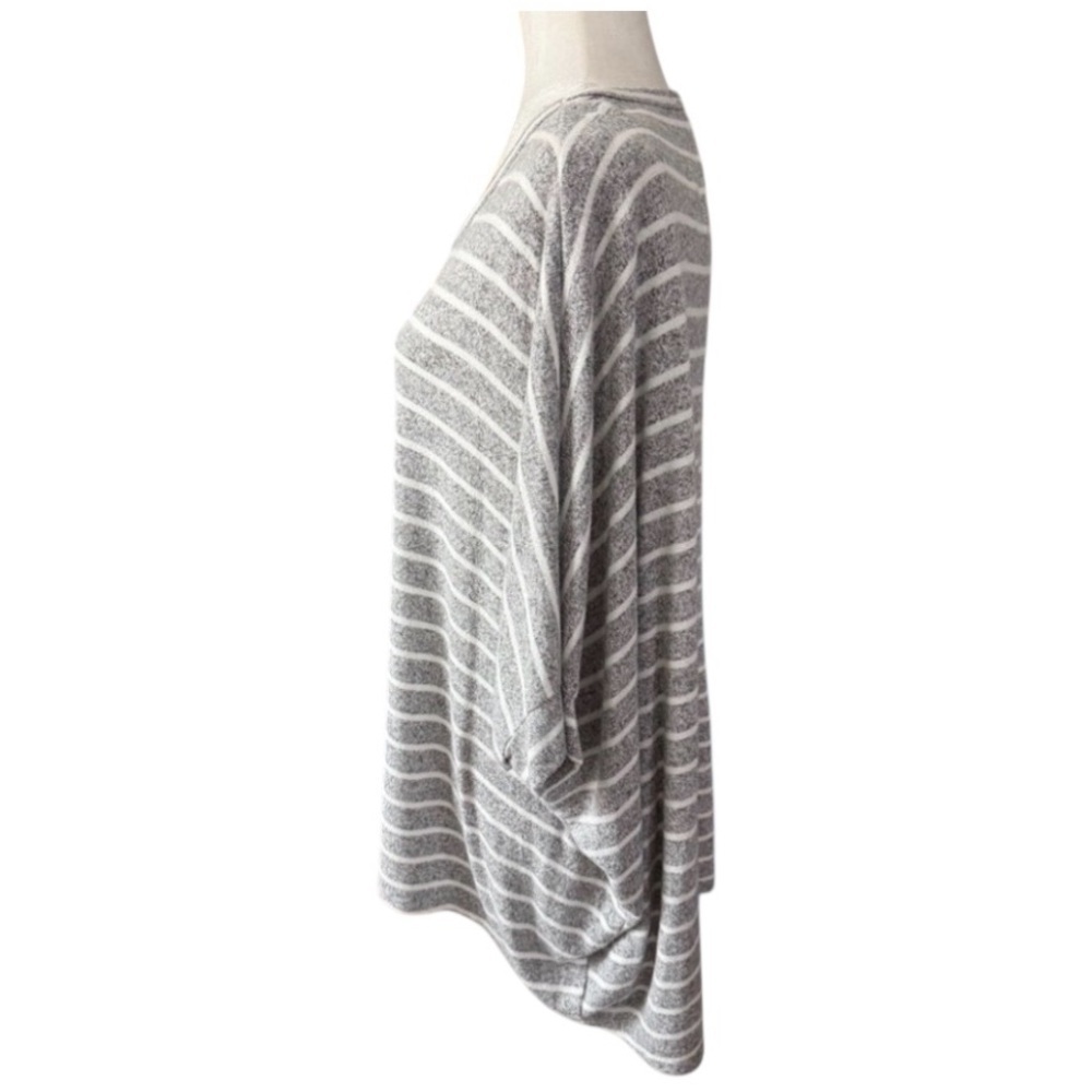 Andrée by Unit Heather Gray and White Knit Top PTP 40 - Picture 5 of 8